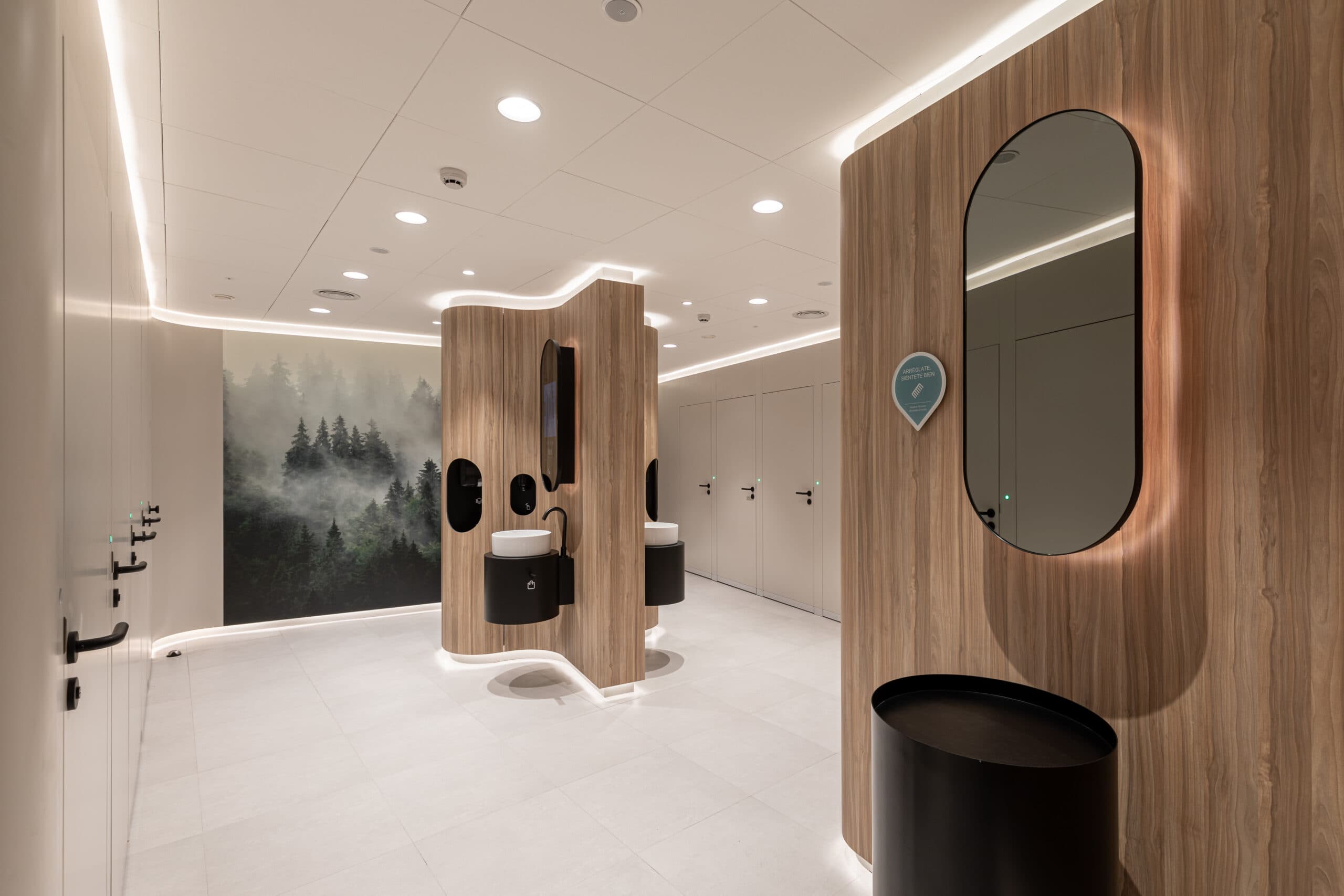 one hundred restrooms markthal